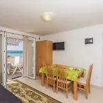 Grosse In Mit Moebliertem Balkon By Interhome * كليمنو