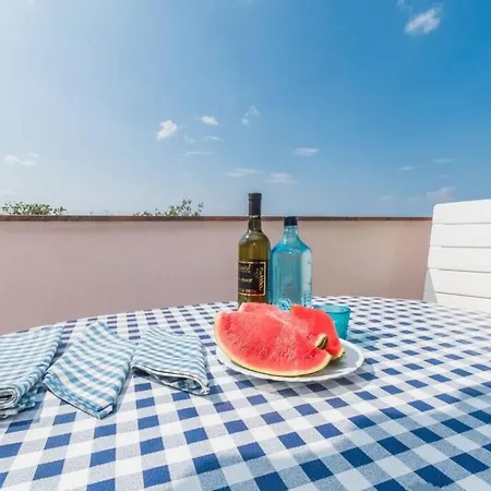 Lägenhet Grosse In Mit Moebliertem Balkon By Interhome Klimno