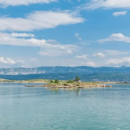 Grosse In Mit Moebliertem Balkon By Interhome Klimno