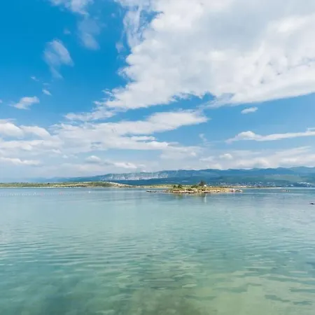 Lägenhet Grosse In Mit Moebliertem Balkon By Interhome
