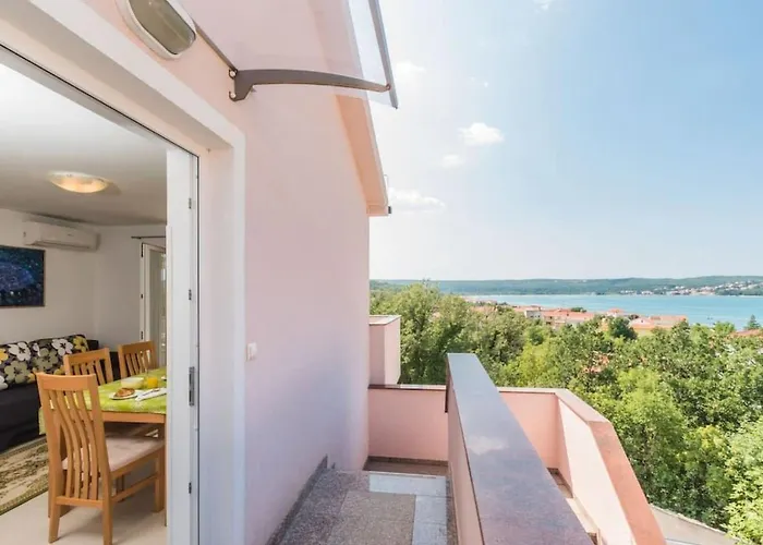 Lägenhet Grosse In Mit Moebliertem Balkon By Interhome