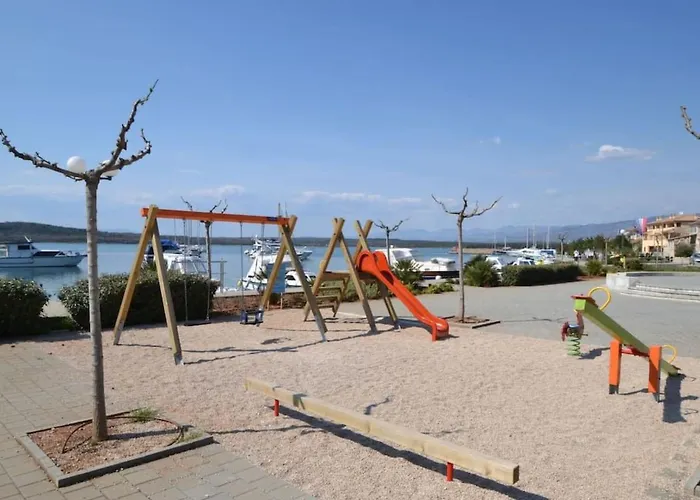 Grosse In Mit Moebliertem Balkon By Interhome