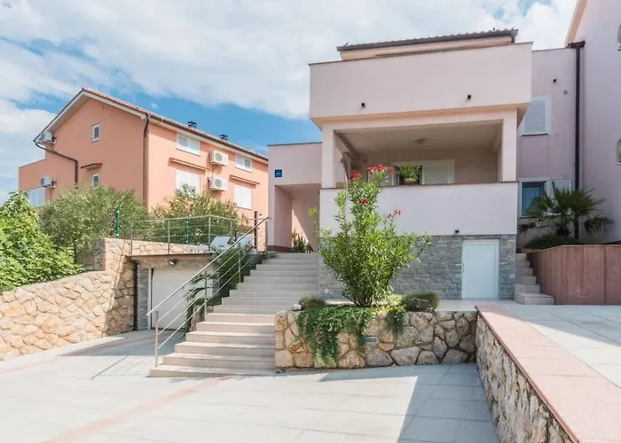 Grosse In Mit Moebliertem Balkon By Interhome Lägenhet *