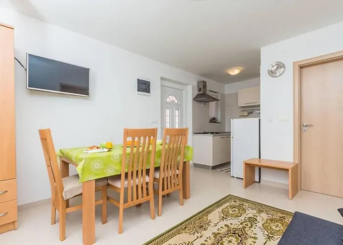 Grosse In Mit Moebliertem Balkon By Interhome Lägenhet Klimno