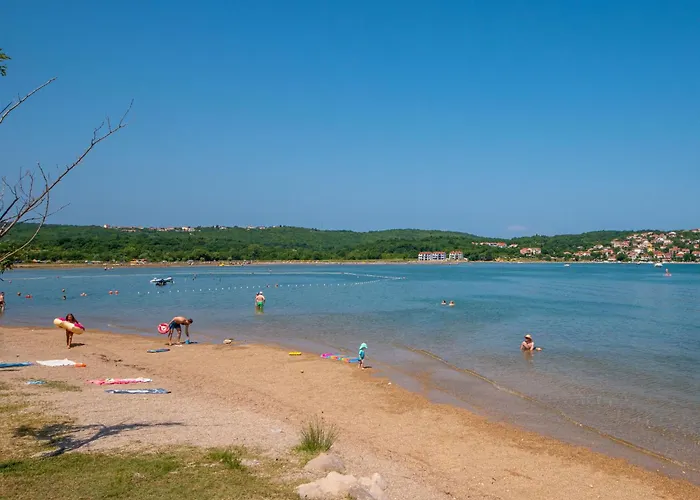 Grosse In Mit Moebliertem Balkon By Interhome Lägenhet *
