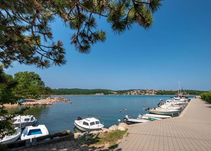 Grosse In Mit Moebliertem Balkon By Interhome * Klimno