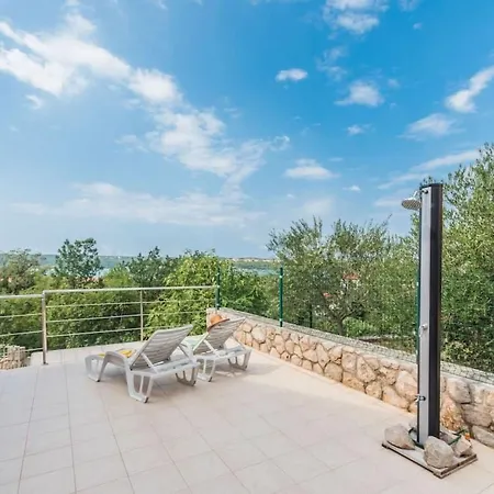 Grosse In Mit Moebliertem Balkon By Interhome *