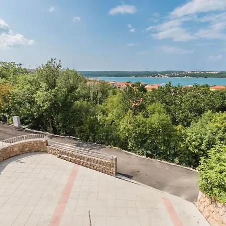 Grosse In Mit Moebliertem Balkon By Interhome Apartmán