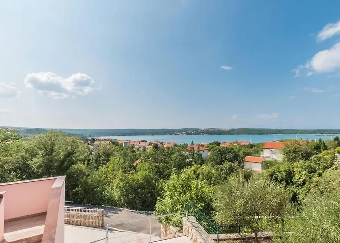 Grosse In Mit Moebliertem Balkon By Interhome *