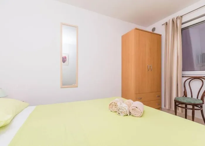 Apartment Grosse In Mit Moebliertem Balkon By Interhome *